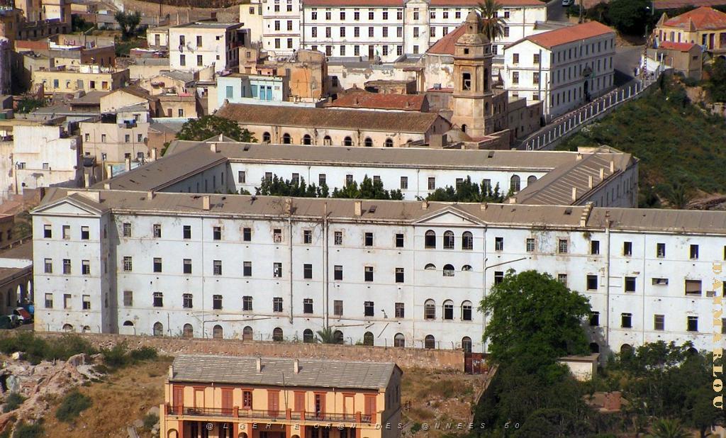 hopital Baudens et l'eglise st louis .jpg